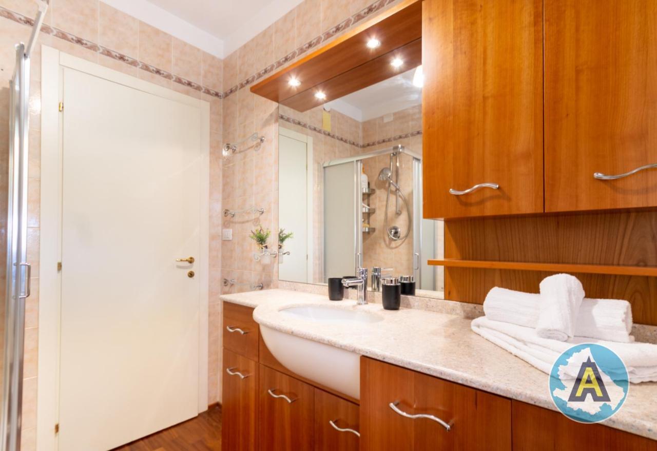 Moderno Appartamento A Montesilvano 54A Екстериор снимка